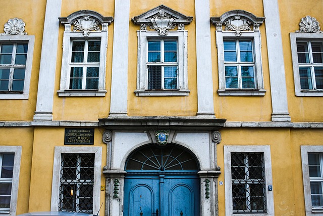 Free Yellow Blue photo and picture