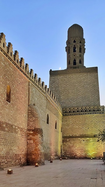 Jamea Al Anwar, Minarete