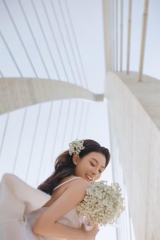 Free Woman Bride photo and picture