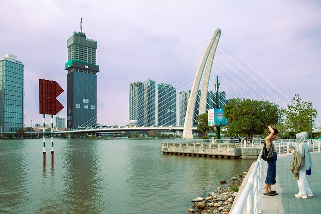 Free Bridge Expect photo and picture