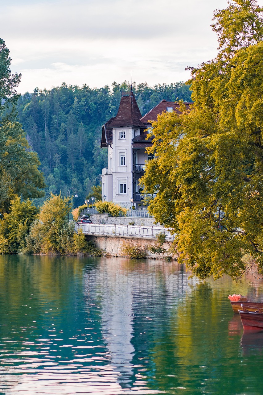 Download free HD stock image of Lake Church Free Lake Church photo and picture