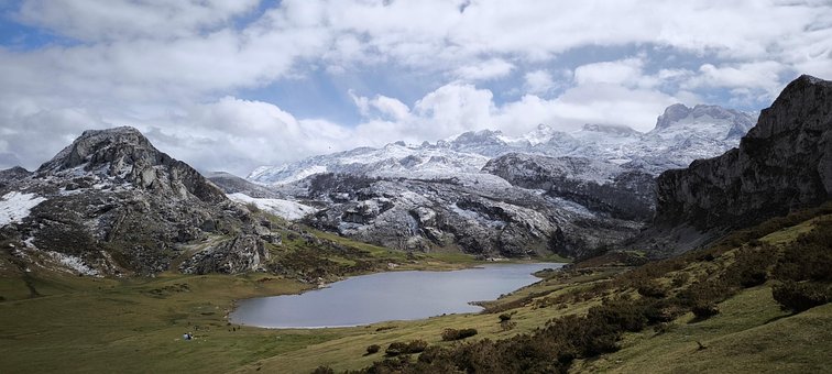 Free Covadonga Asturias photo and picture