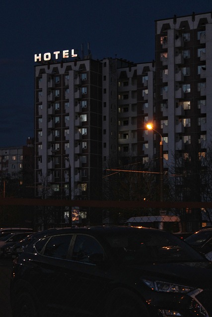 Hotel, Estacionamiento, Ciudad, Oscuro