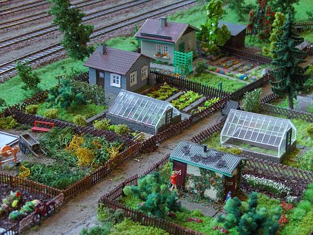 Free Garden Model Train photo and picture