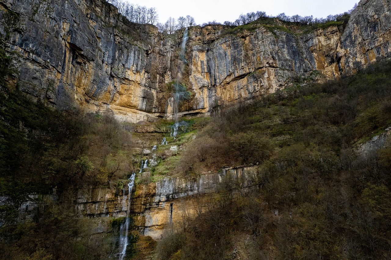 Waterfall - free online jigsaw puzzle photo