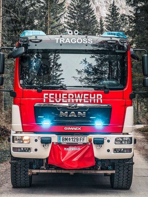 Free Fire Truck Mobile Wallpaper photo and picture