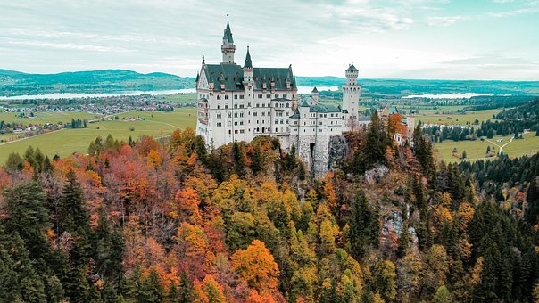 Free Schloss Neuschwanstein Castle photo and picture