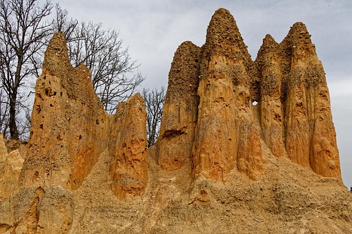 Pjescane Piramide, Zandpiramides, Bosnië