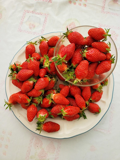 Free Strawberries Fruit photo and picture