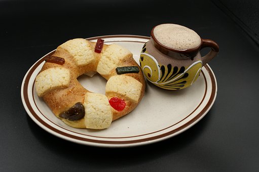 Brot, Atole, Trockenfrüchte, Feier
