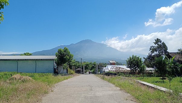 Free Scenery Mountain photo and picture