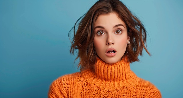 Frau, Orangefarbener Pullover, Erstaunt