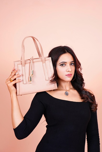 Free Dhanno Bag photo and picture