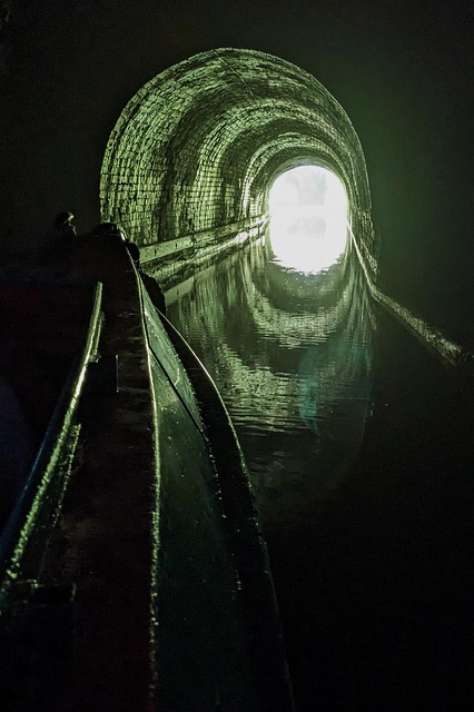 Kanal, Boot, Tunnel, Licht, Dunkel