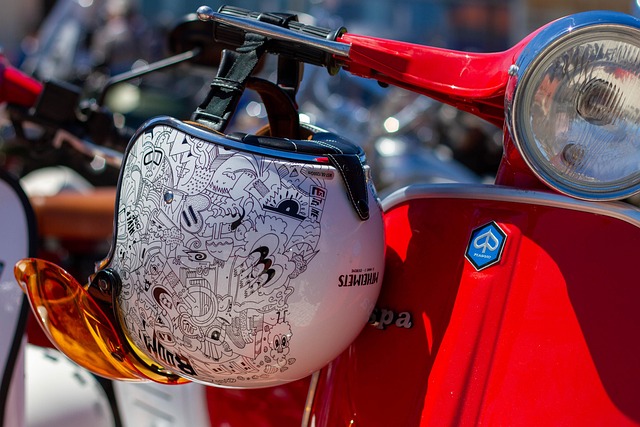 Motorfiets, Helm, Rood, Getrokken