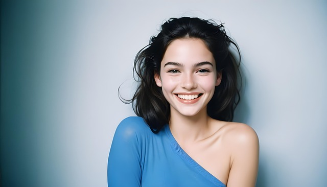 Porträt, Frau, Dunkles Haar, Blaue Augen