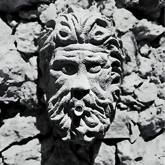 Chrlič, Tvár, Zdroj, Architektúra
