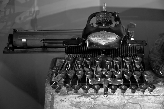Free Typewriter Old photo and picture