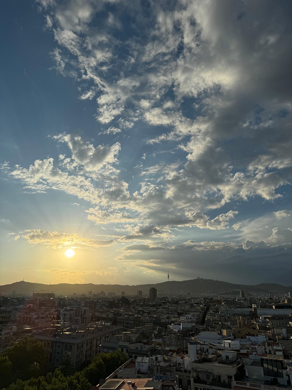 barcelona-arquitectura-atardecer-foto-gratis-en-pixabay