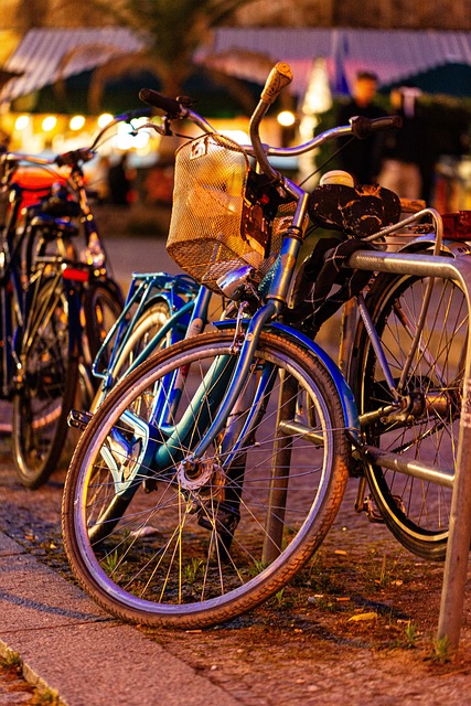 Mesto, Cesta, Budova, Zdvorilý, Bicykel