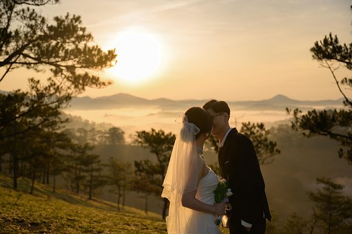 Recém-Casados, Pôr Do Sol, Beijo