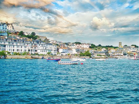Salcombe, Recurso, Ciudad