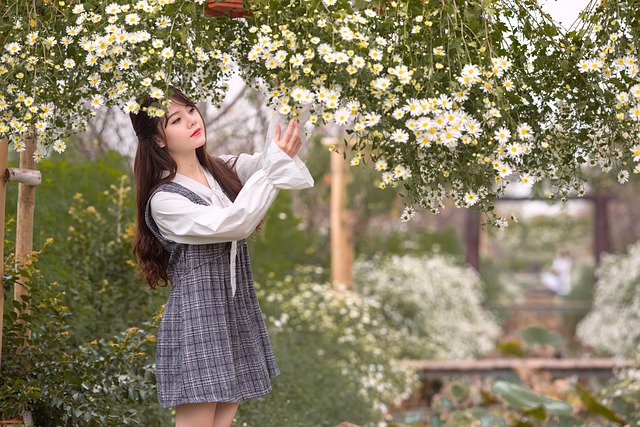 Free Woman Flower photo and picture