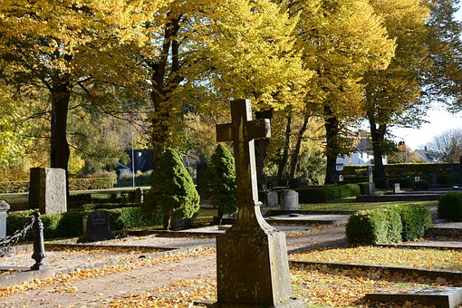 Kirkegård, Gravsten, Grav, Begravelse