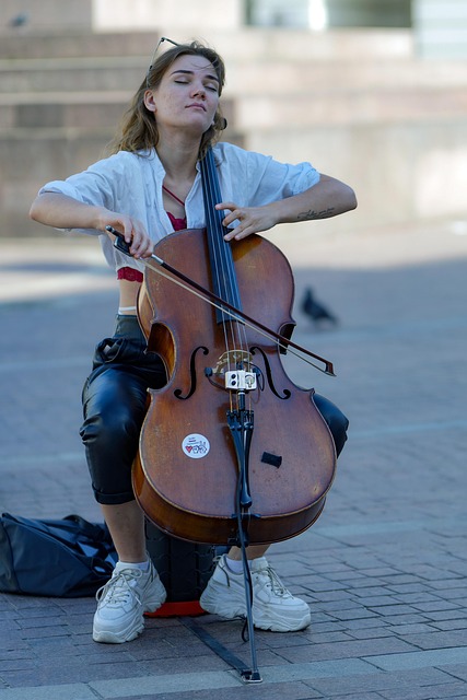 Free Woman Cellist photo and picture