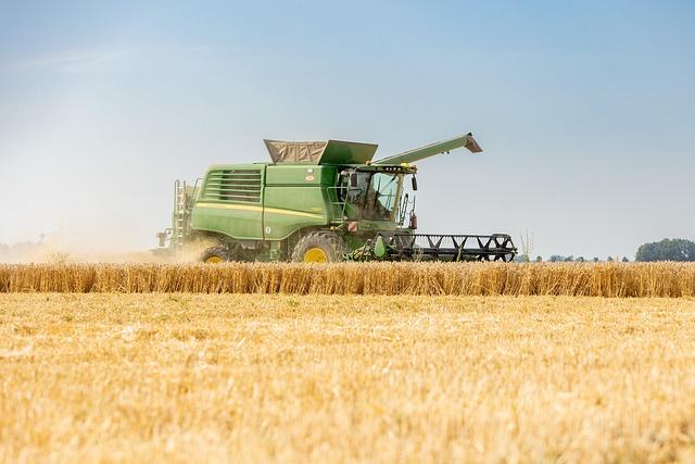 Free Combine Truck photo and picture