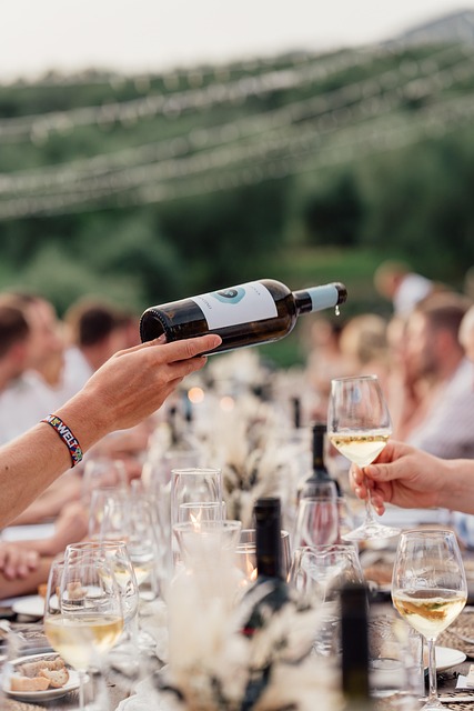 wine, wedding, party, vinery, white wine, long table, table, dinner, glass, pouring, drinks, people