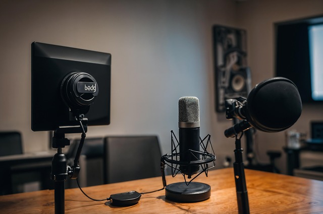 Free podcast interview feedback illustration