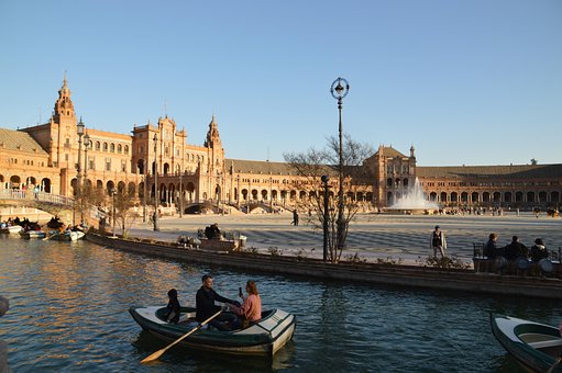 Sevilla, Spanien-Platz, Die Architektur