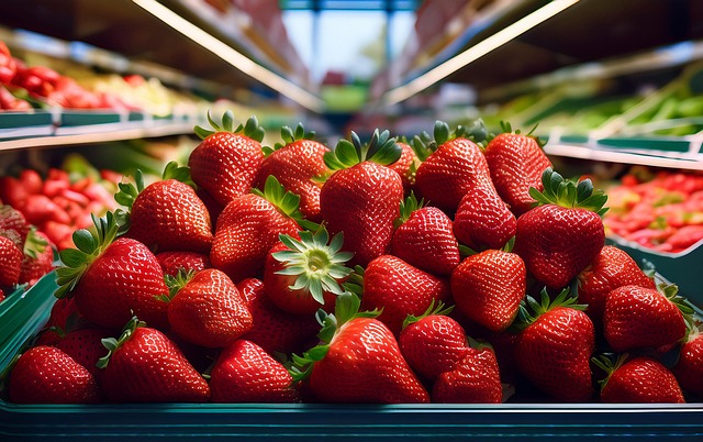Free Strawberry Fruit illustration and picture