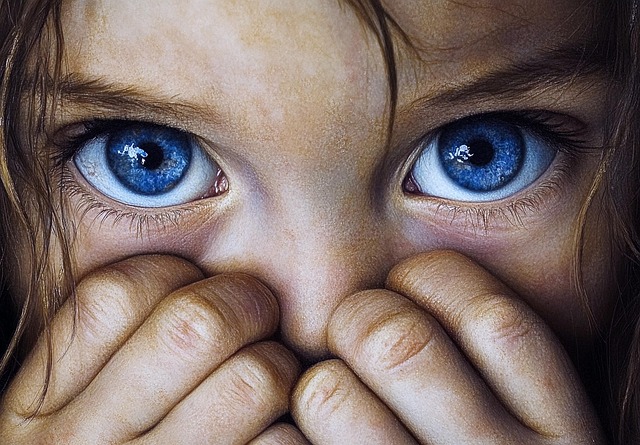 Free ai generated girl blue eyes illustration