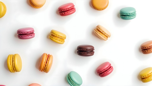 Free dessert macaroons food illustration