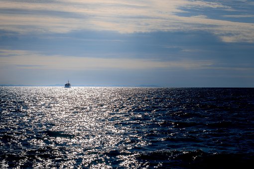Free Sea Boat photo and picture