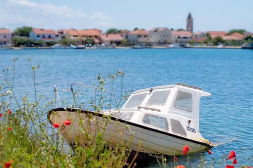 Free Stranded Boat photo and picture