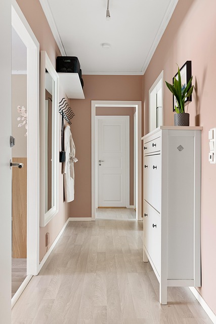 Free Hallway House photo and picture