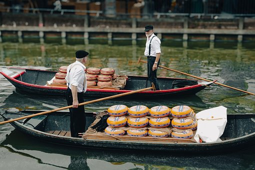 Käsemarkt, Boot, Tradition, Handeln