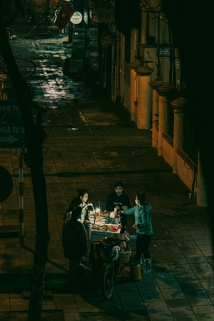 Free street vendor hanoi night illustration