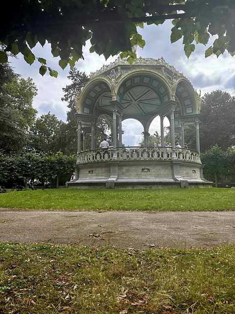 Free Kiosk Park photo and picture