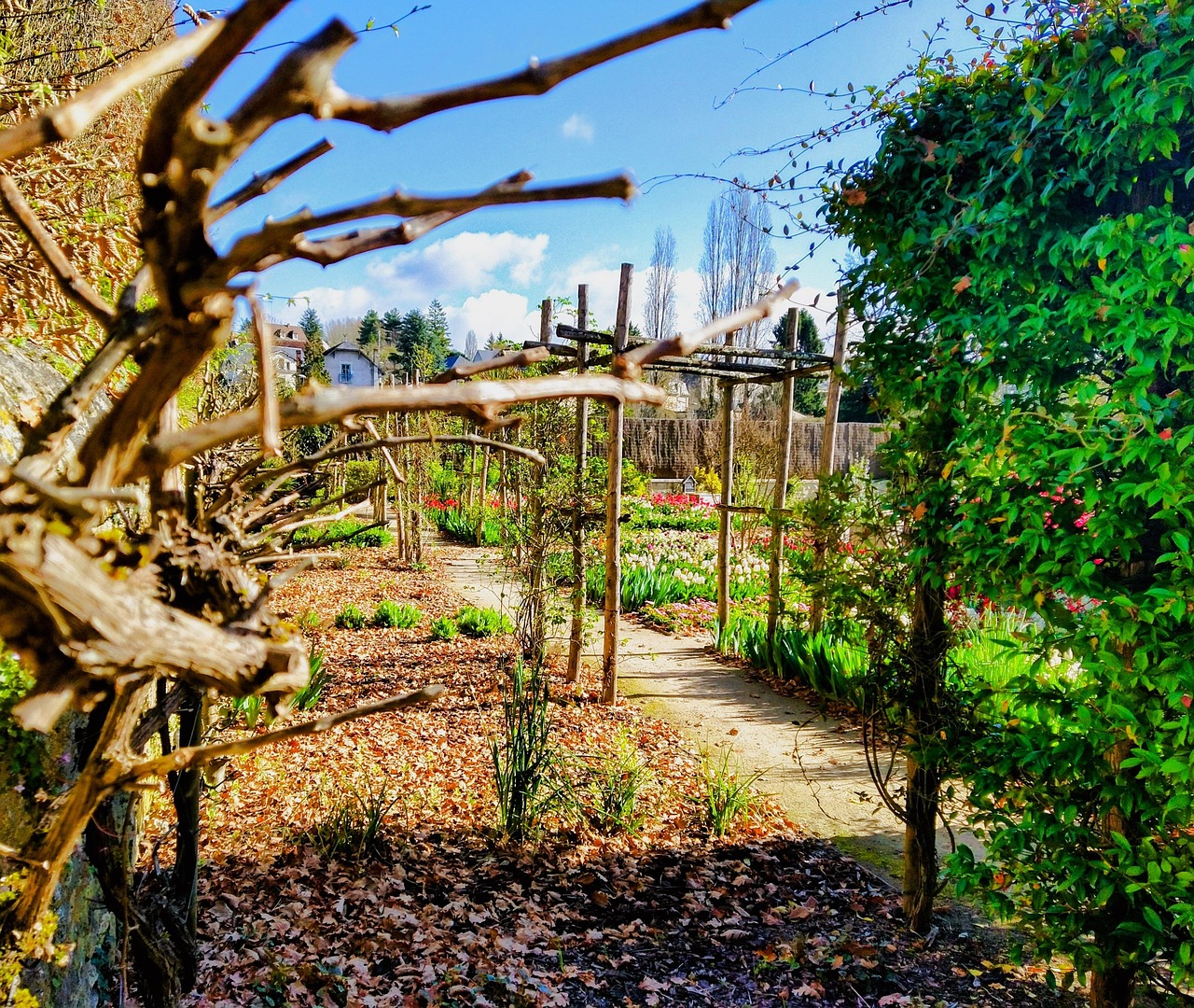 Levándeo Cartello Benvenuto In Metallo Per Giardino - 25x9 Cm Con Scritta Floreale E Cordicella, Bianco - Decorazione Da Parete Per Esterni - 2
