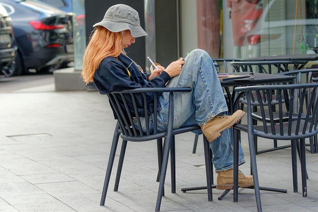 girl, draw, outdoors, cafe, casual, head, sitting, flesh, outdoor, terrace, urban, writing, notes, notebook, lifestyle, listening