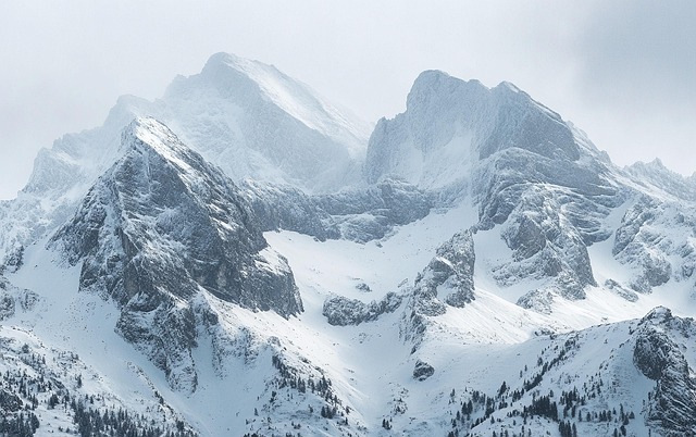 Free ai generated mountains winter illustration