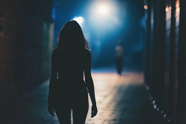 Ai Generiert, Frau, Allein, Gehen, Nacht