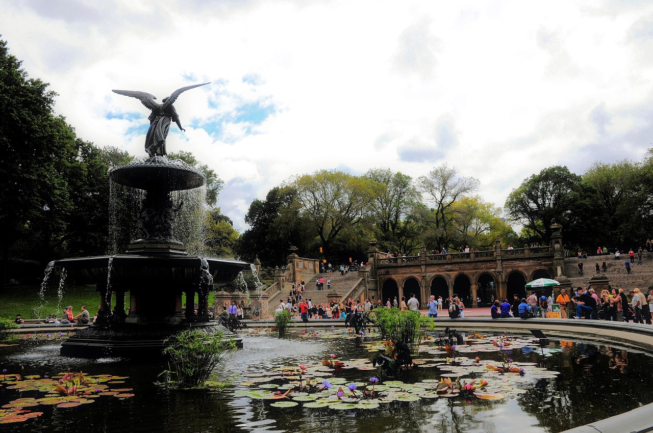 how big is central park in manhattan