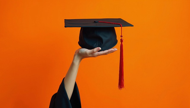 Free ai generated graduation hat illustration
