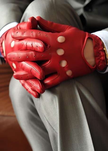 Hände, Rote Handschuhe, Lederhandschuhe