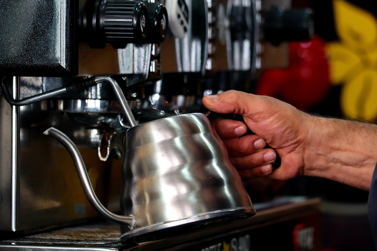 Spumare și întreținere la un espressor cu sistem de lapte
